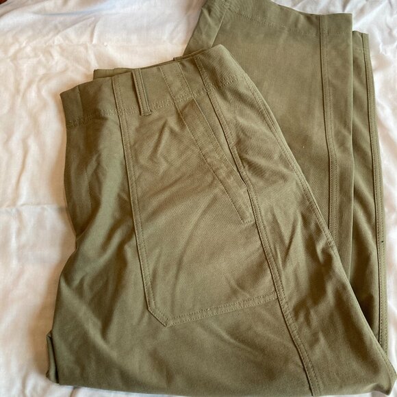 NWOT - Athleta Skyline Pant Olive Size 16 (runs small) - Picture 1 of 8